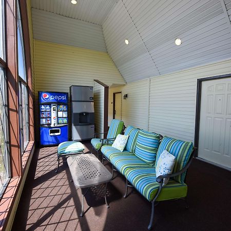 Best Western Plus Dockside Waterfront Inn Mackinaw City Exteriör bild