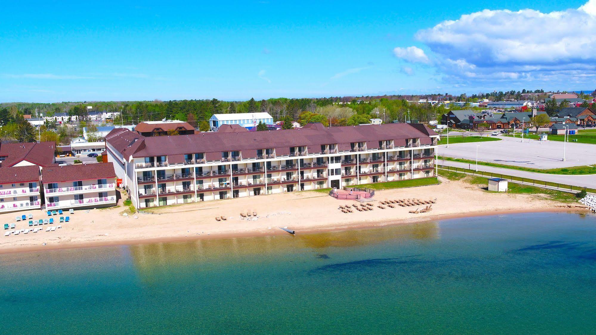Best Western Plus Dockside Waterfront Inn Mackinaw City Exteriör bild
